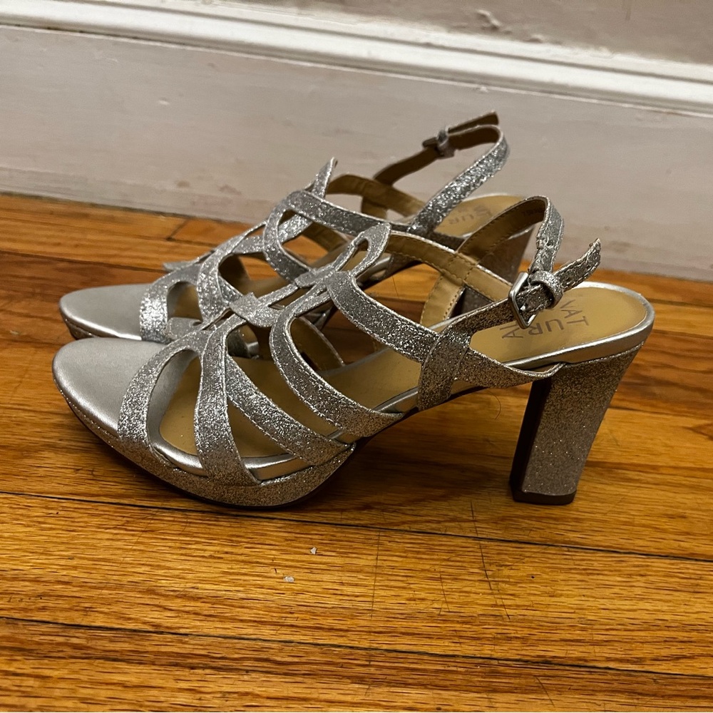 Beautiful silver glitter Naturalizer heels